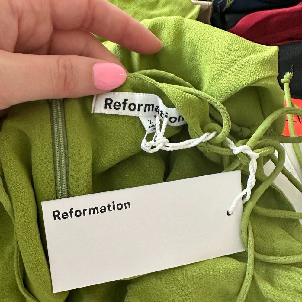 ❌SOLD❌NWT Reformation Fallon Mermaid Tiered Maxi Dress Sz 2 Avocado Ruffle Tie - Picture 3 of 10